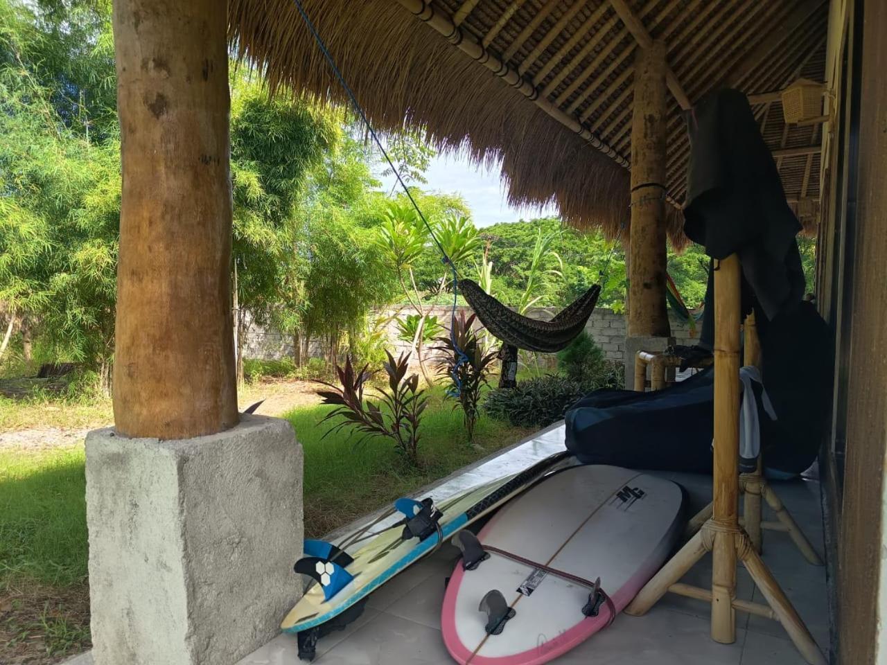 Melody Surf - Ekas Lombok Hotell Exteriör bild